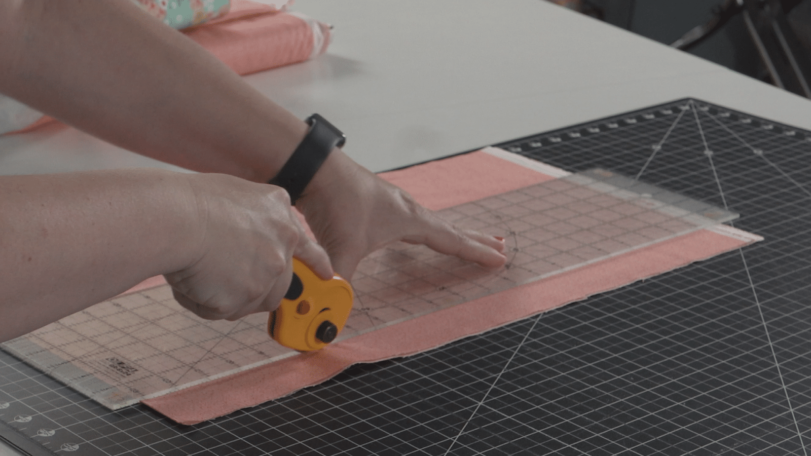 rotary cutter cutting fabric